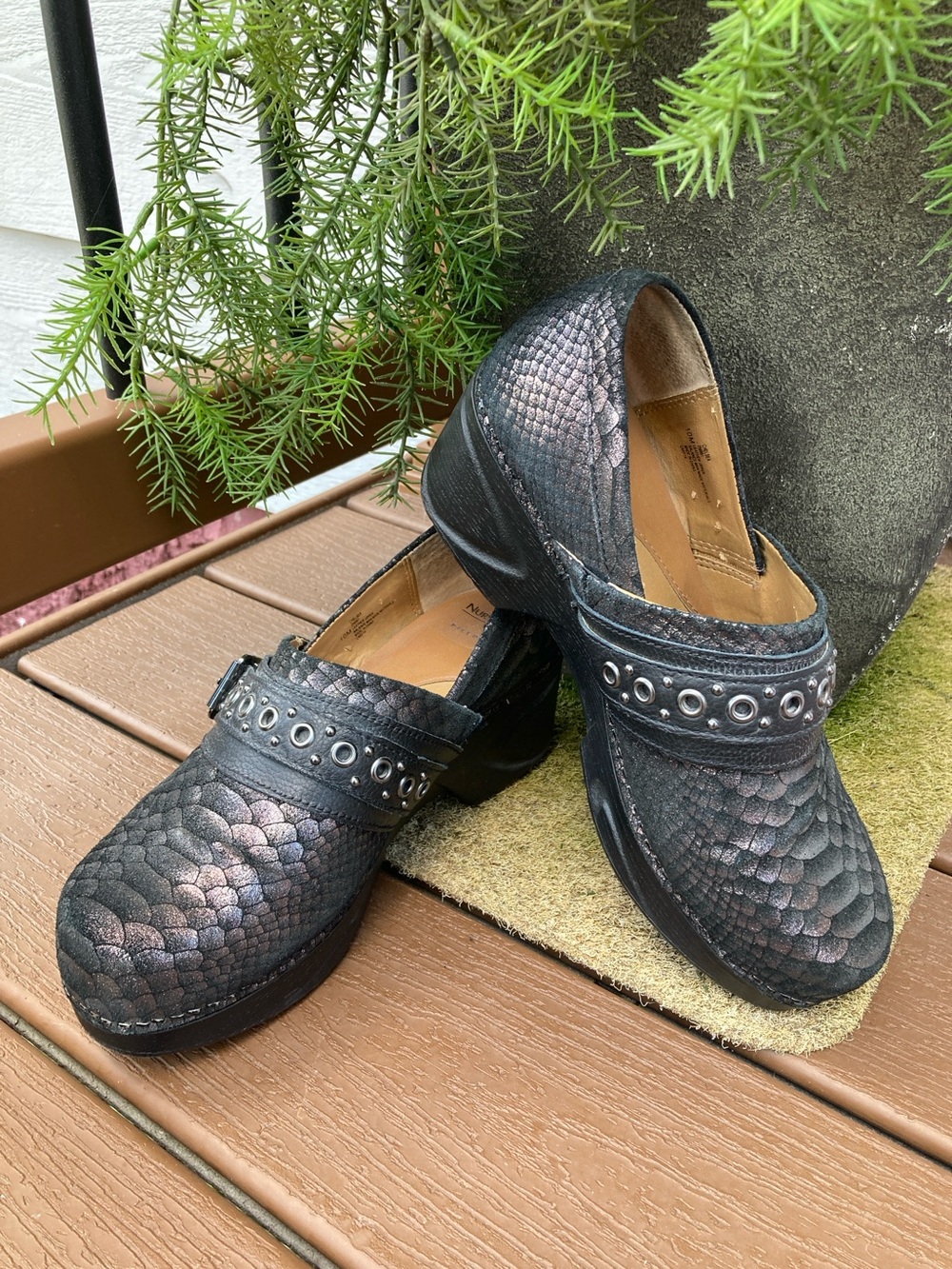 Nurse Mates size 10M Chelsea slip on dark metallic snake embossed leather clogs